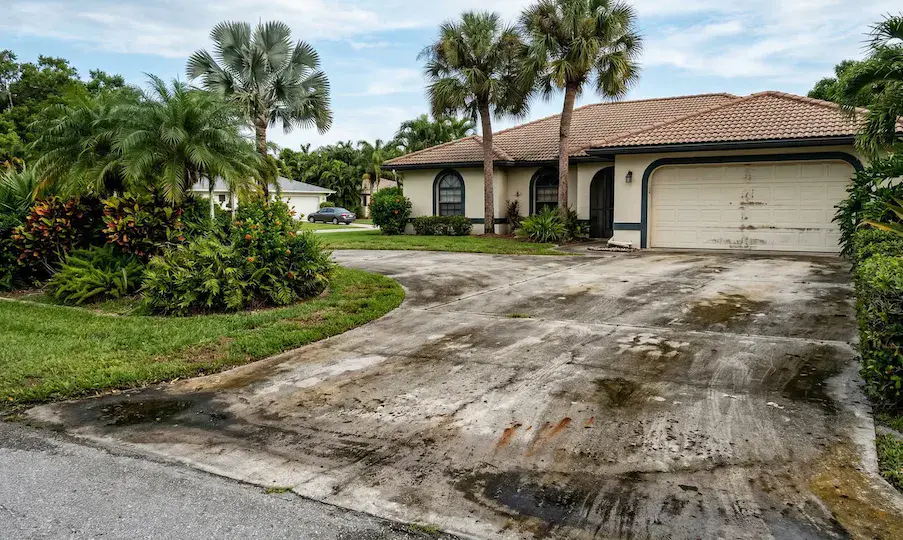 After: Spotless clean driveway